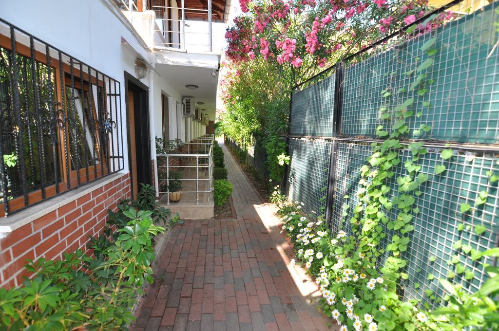 Longhouse Inn Hotel Dalyan Bagian luar foto