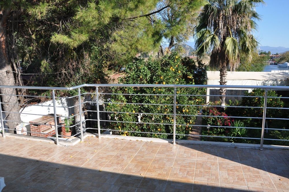 Longhouse Inn Hotel Dalyan Bagian luar foto