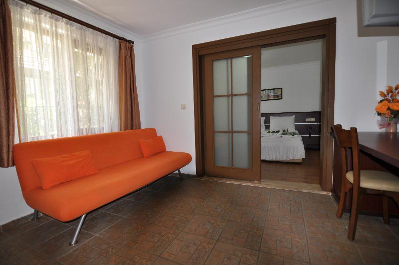 Longhouse Inn Hotel Dalyan Bagian luar foto