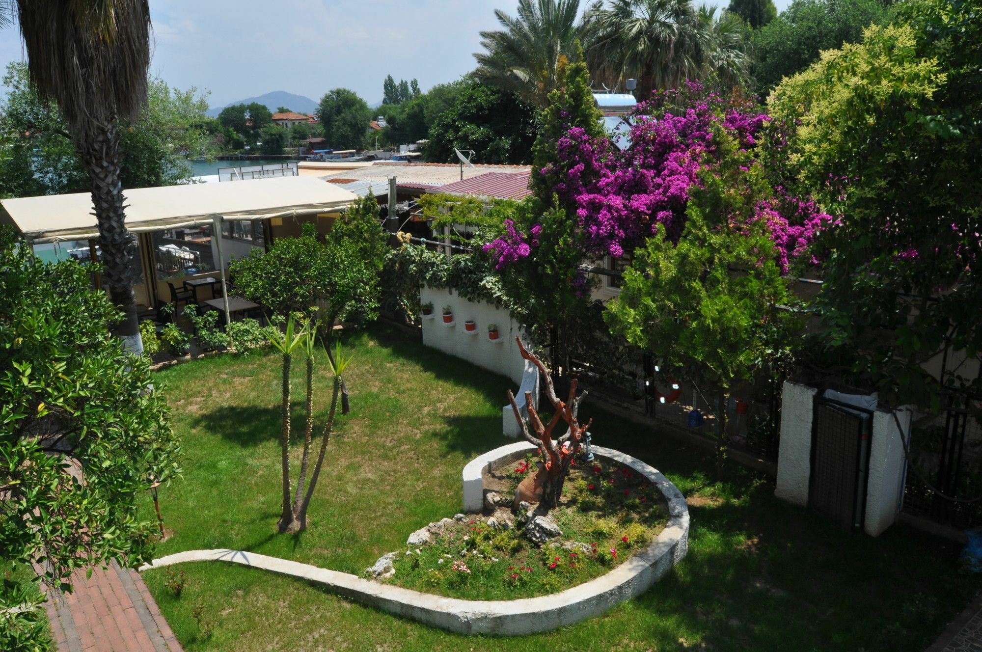 Longhouse Inn Hotel Dalyan Bagian luar foto