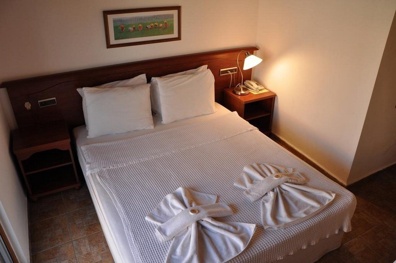 Longhouse Inn Hotel Dalyan Bagian luar foto