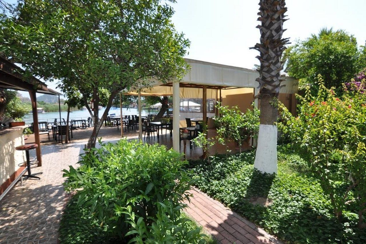 Longhouse Inn Hotel Dalyan Bagian luar foto